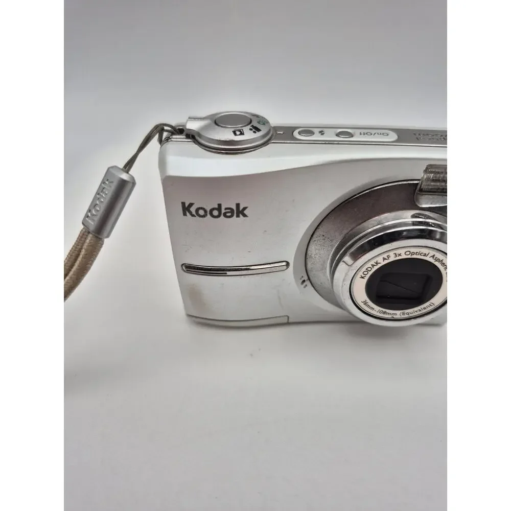 Kodak EasyShare C613 6.2 MP 3X Zoom Silver Digital Camera w/ 2GB SD Card Tested